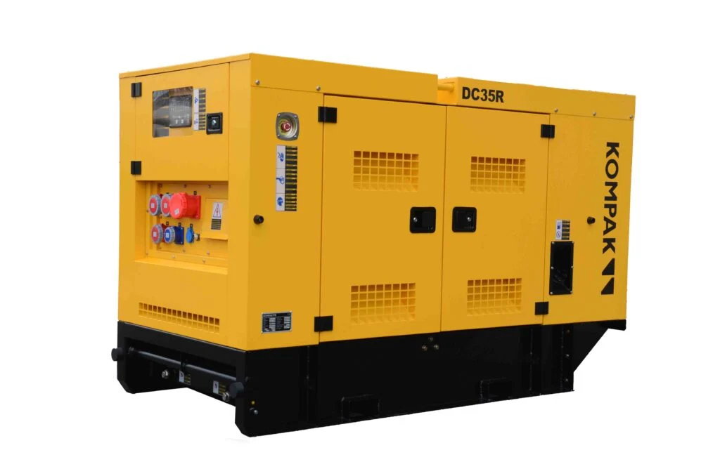Gerador industrial 30 kVA Kompak motor Cummins silencioso