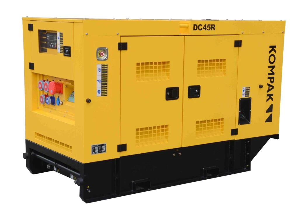 Gerador industrial 40 kVA Kompak motor Cummins silencioso