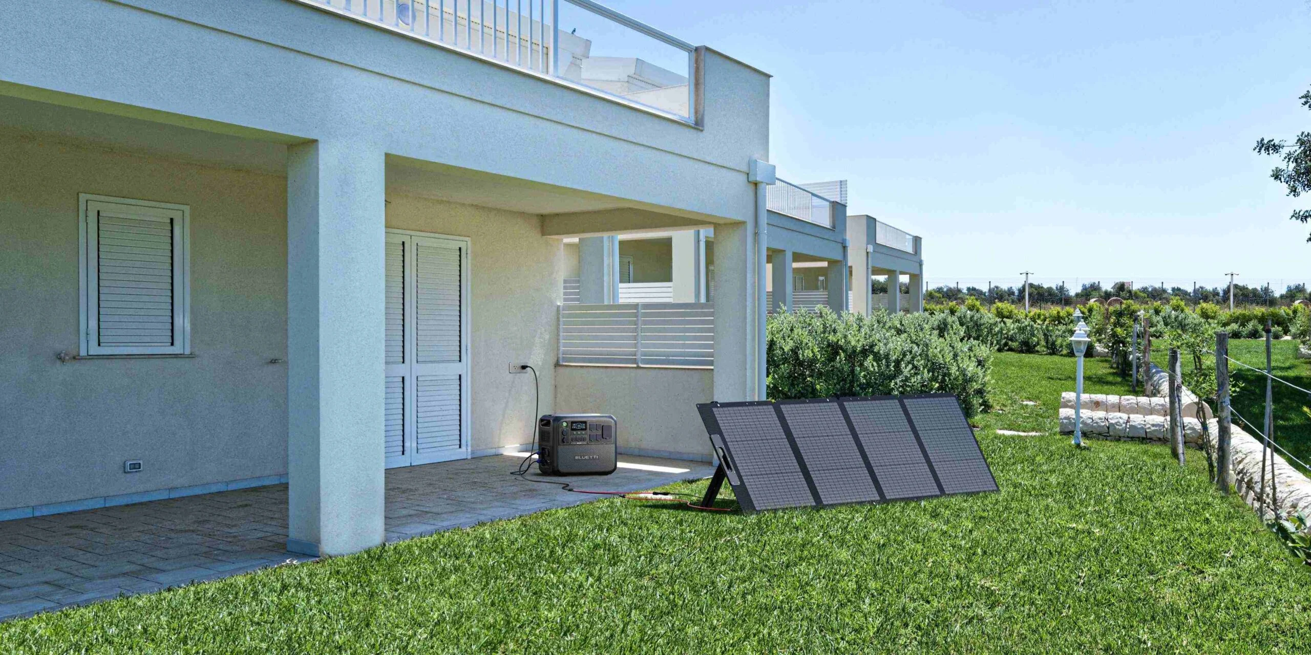 BLUETTI AC200L a carregar com painéis solares